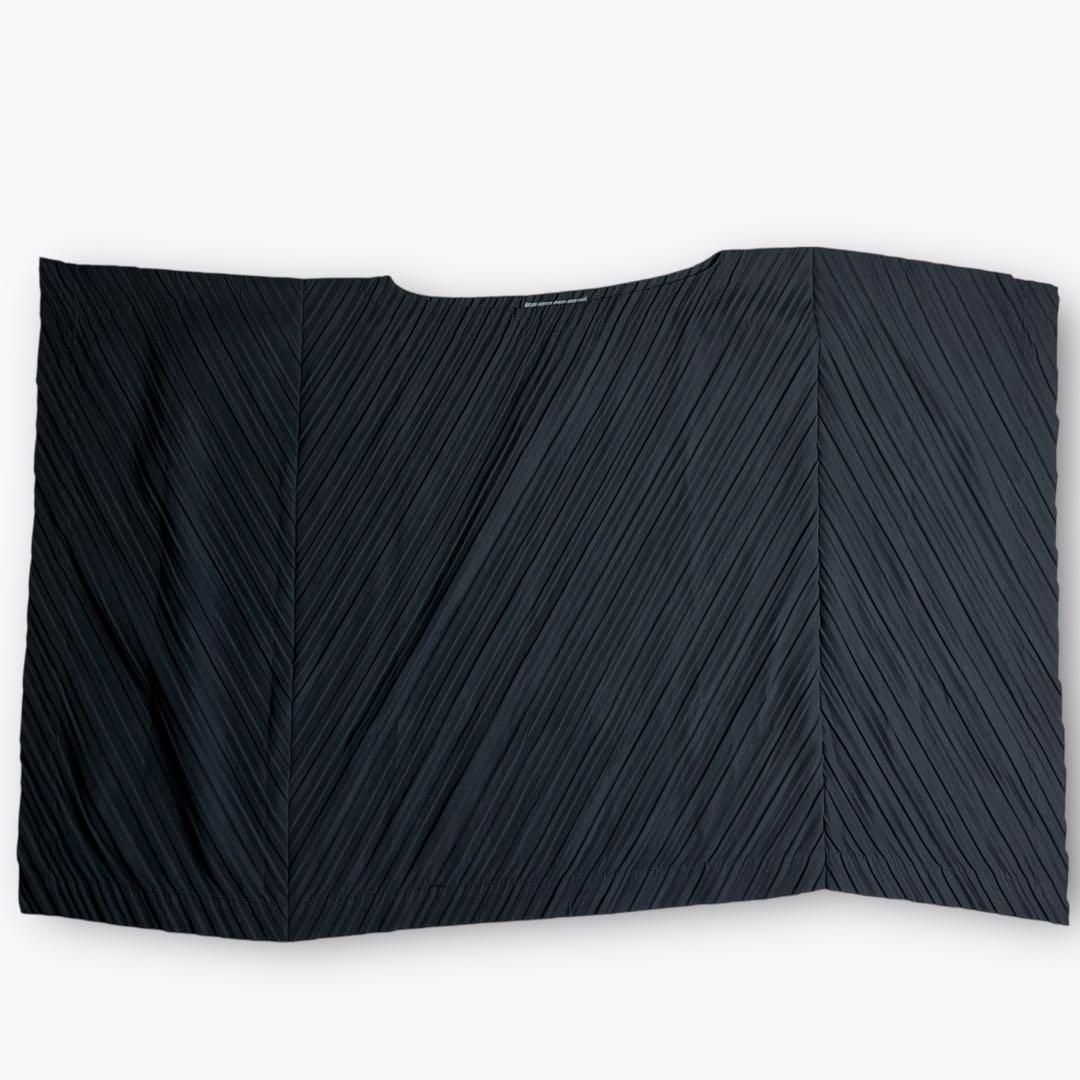 ISSEY MIYAKE 斜めプリーツ ノースリーブブラウス ブラック 筆タグ 2000000020297