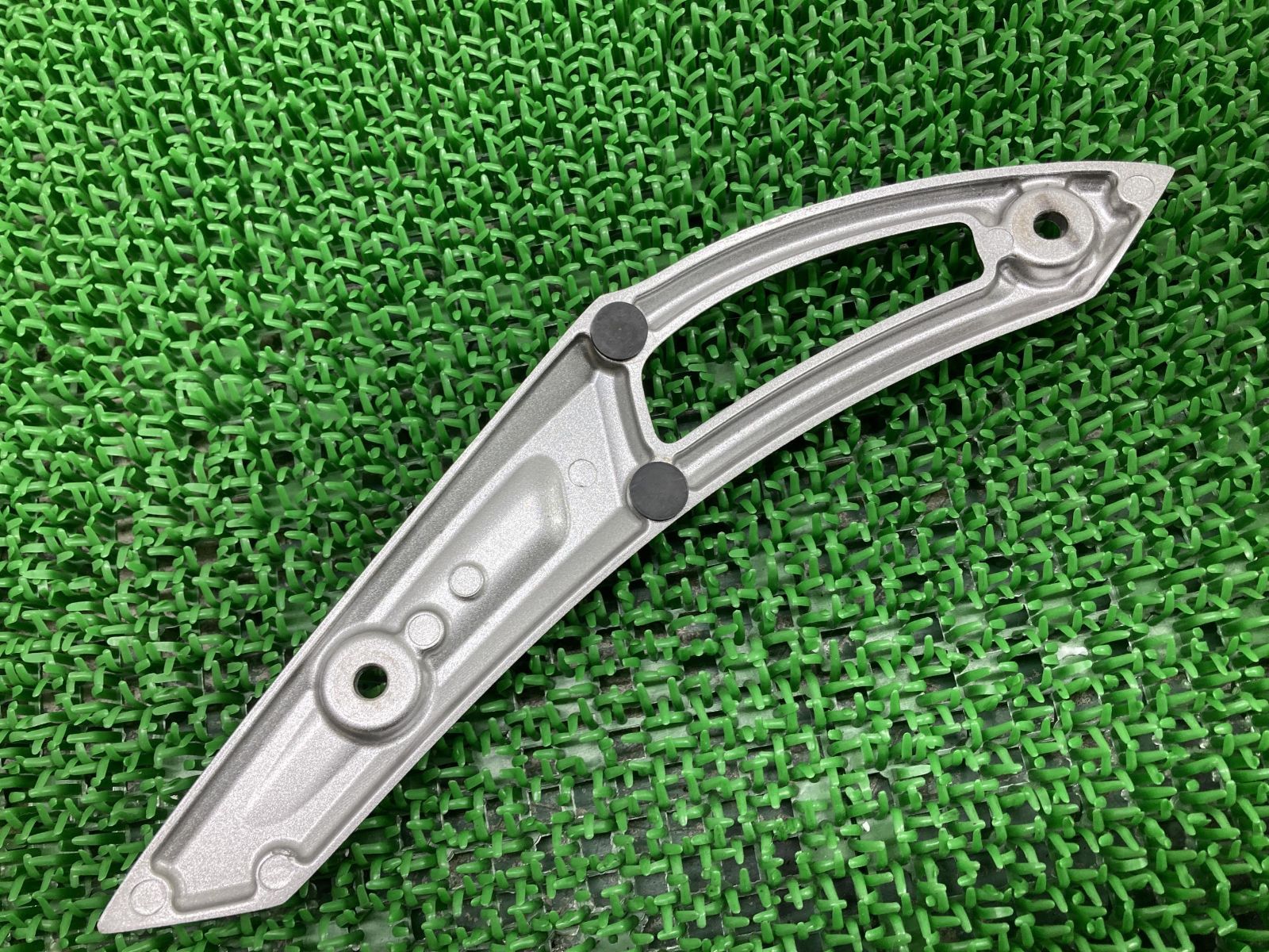 V-MAX1700 リアフェンダーステー 左 ヤマハ 純正 中古 2009年式外し