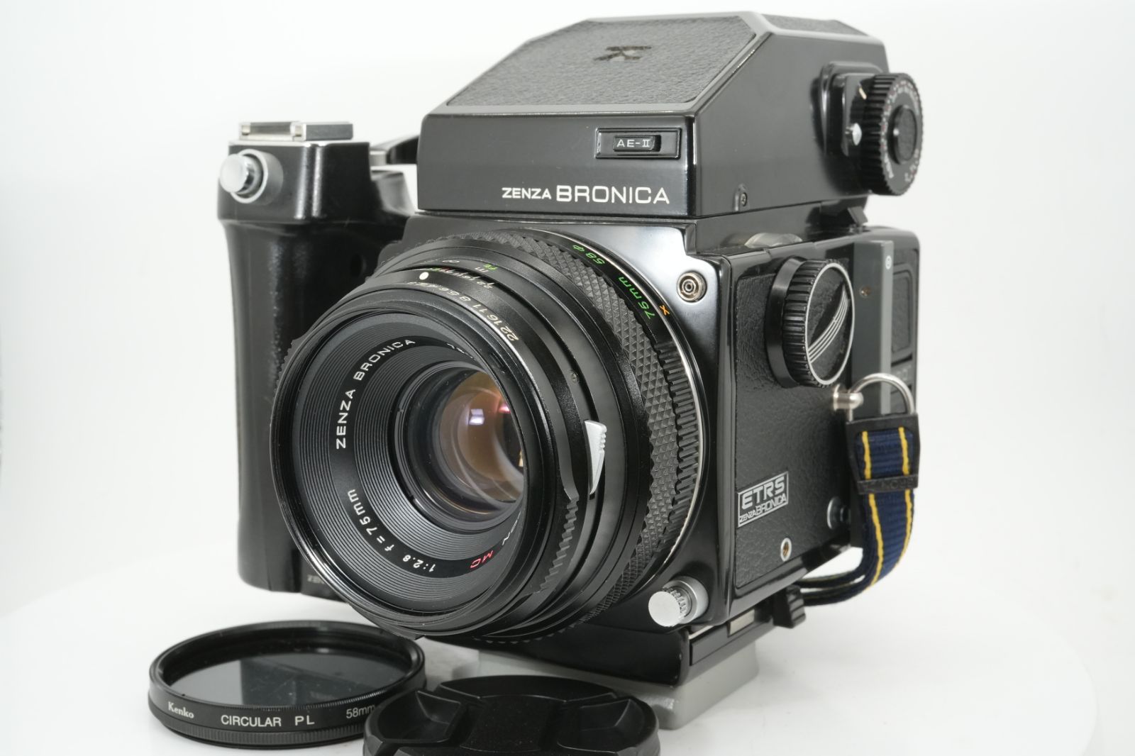 良品 ZENZA BRONICA ゼンザブロニカ ETRS 中判 一眼レフフィルムカメラ AE-II プリズムファインダーZEZANON MC 75mm  f2.8 120フィルムバック グリップ ストラップ付き - メルカリ