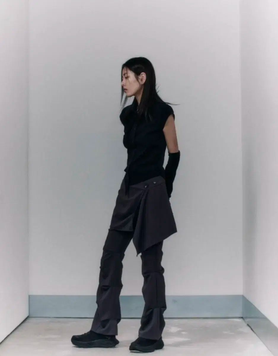 OJOS(オホス) ラップオーバーチンパンツ OJOS (オホス ) - Wrap Over Tuck Pants / Black – einz.jp