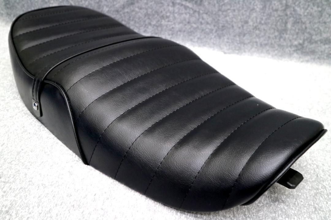 ゼファー1100 シート 黒皮 / あんこ抜き タックロール Z2仕様 - メルカリ
