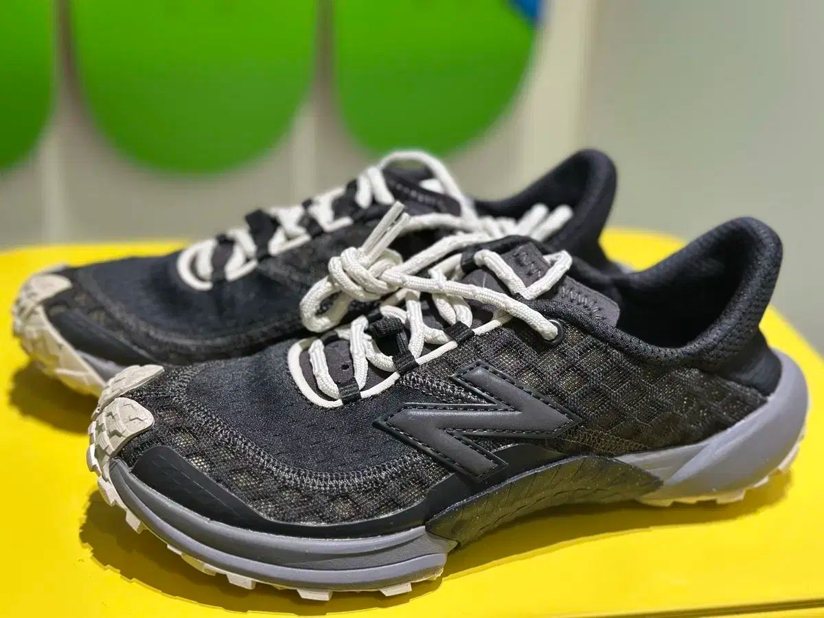 New Balance Minimus Trail Black 245
