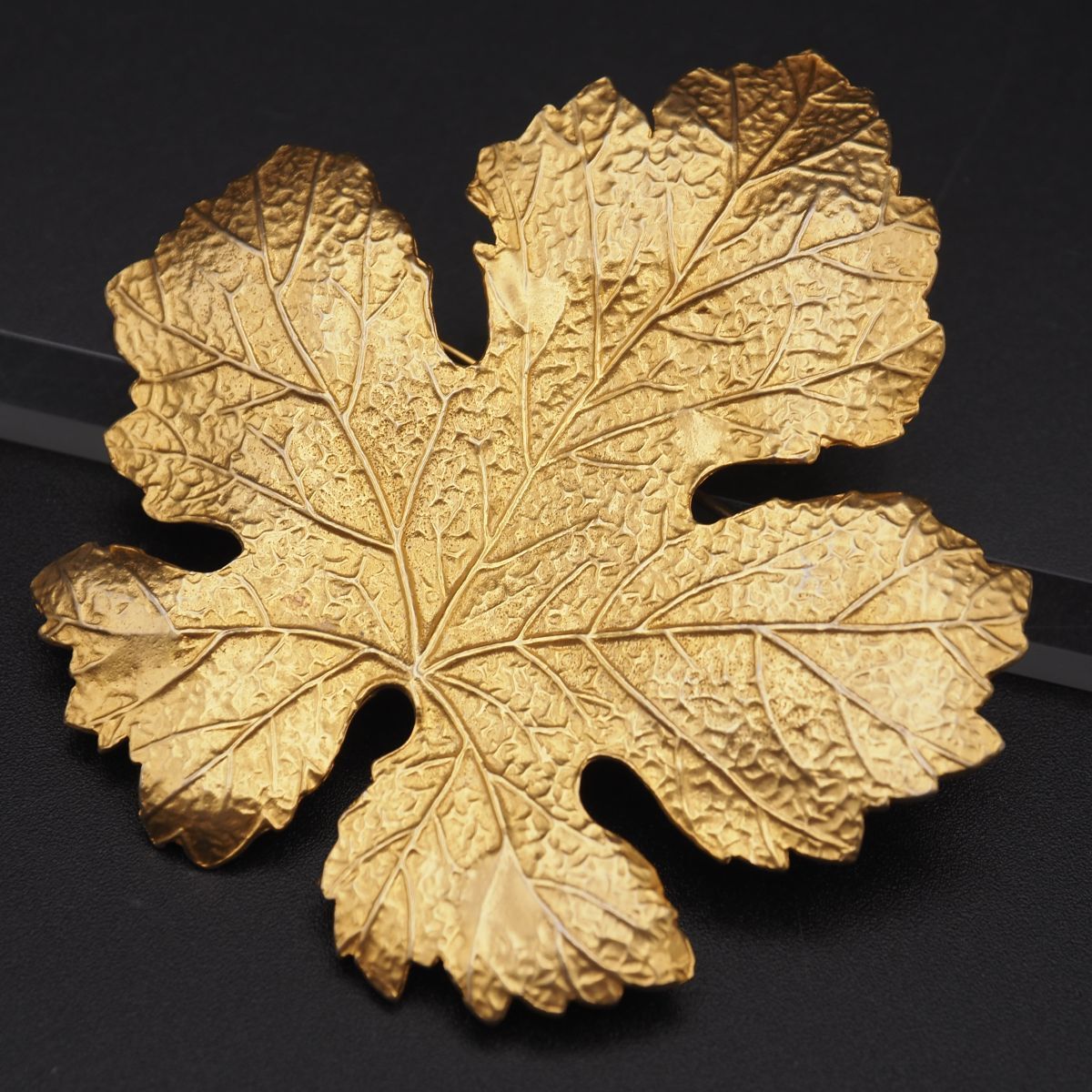 KENZO 大振り ブローチ G252 KENZO ケンゾー ブローチ 大ぶり リーフ ゴールド デザイン