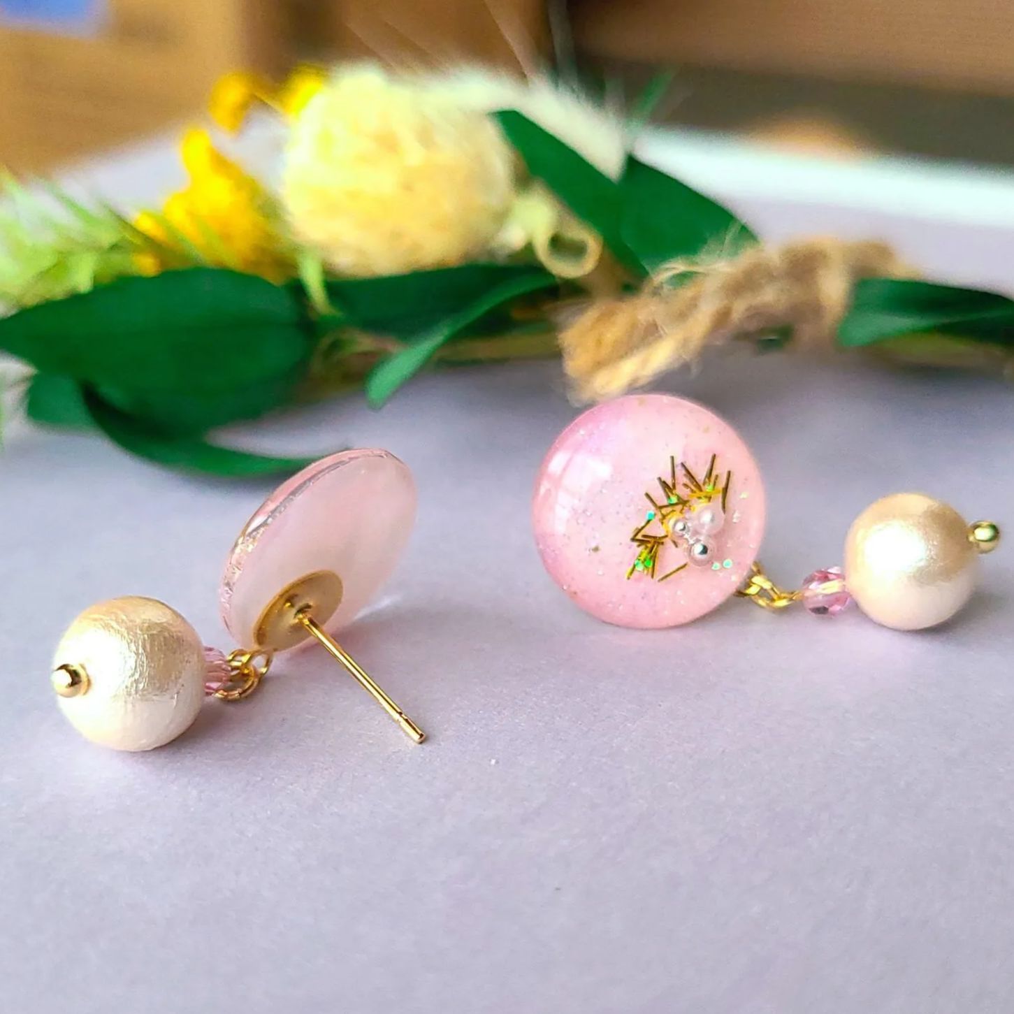 ハンドメイドアクセサリー レジンピアス - メルカリ