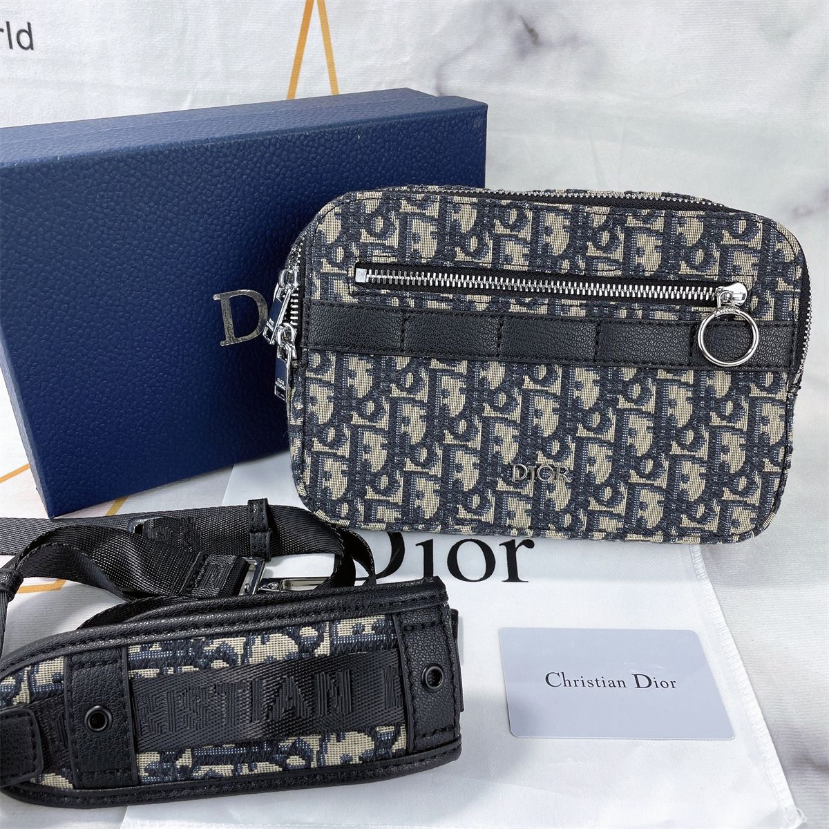 美品】Christian Dior ショルダーバッグ メッセンジャーポーチ 匿名 ...