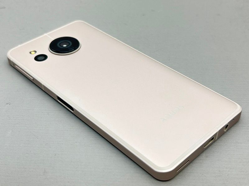 中古】SHG11 AQUOS sense8【格安 利用制限○】 SIMフリー ライト