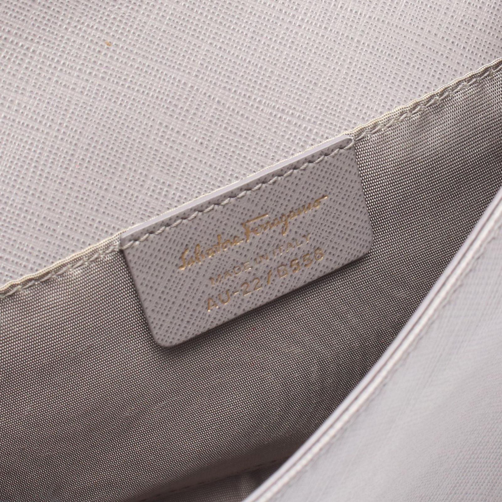 サルヴァトーレフェラガモ Salvatore Ferragamo ショルダー