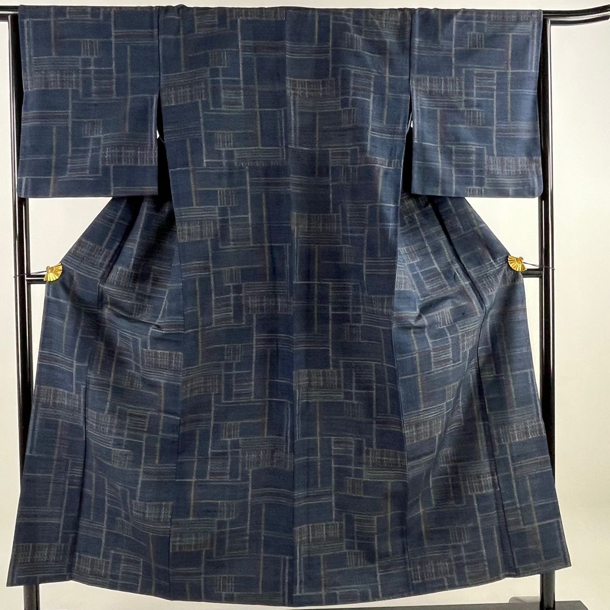 紬 身丈152cm 裄丈65.5cm M 単衣 幾何学模様 藍色 正絹 優品 【中古 