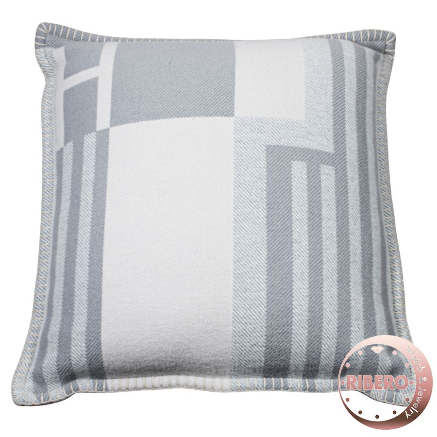 お部屋の高級感がUP！】☆エルメス☆クッション アヴァロンIII (HERMES