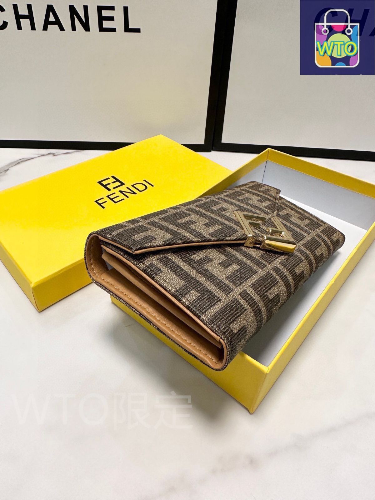 Fendi フェンディ