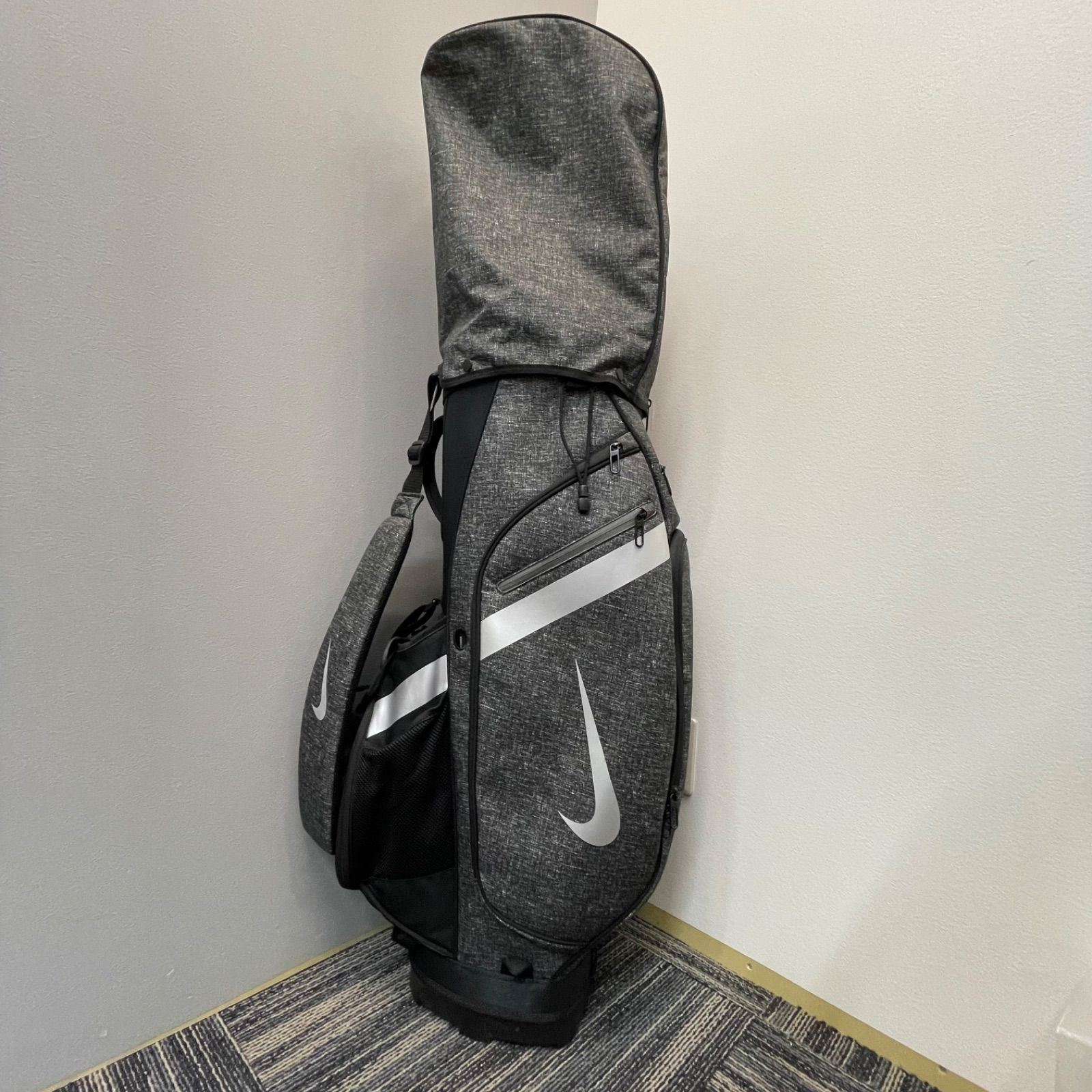 ナイキ　ゴルフバッグ　キャディバッグ　NIKE 廃盤　ブラック　黒 ナイキゴルフ NIKE golf キャディバッグ