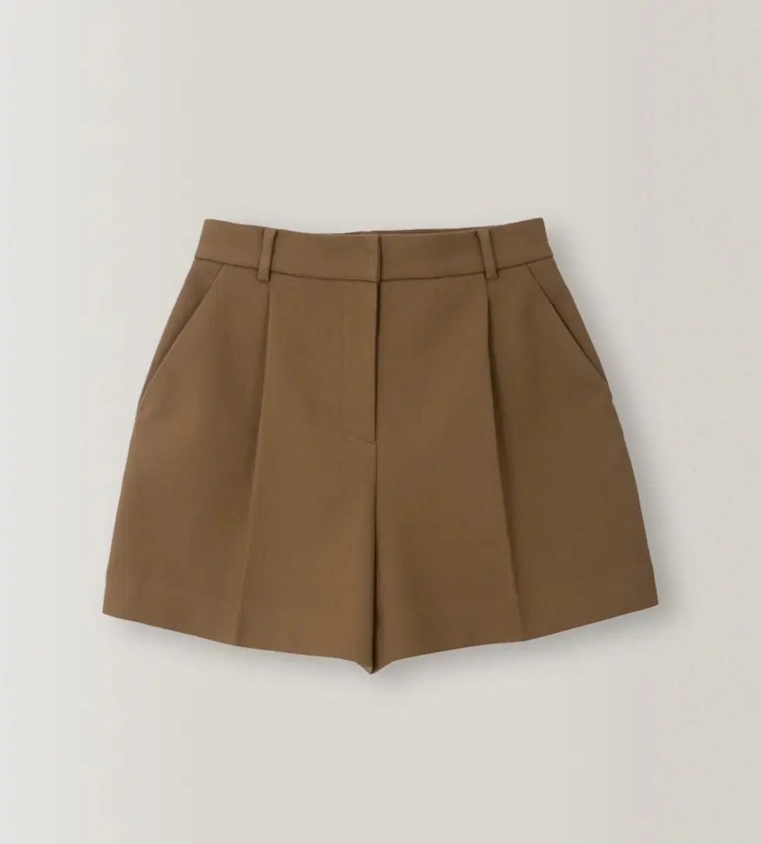 新しいアイテム|タグ o ノミネート FW クラシック ボリューム ショートパンツ カーキベージュ