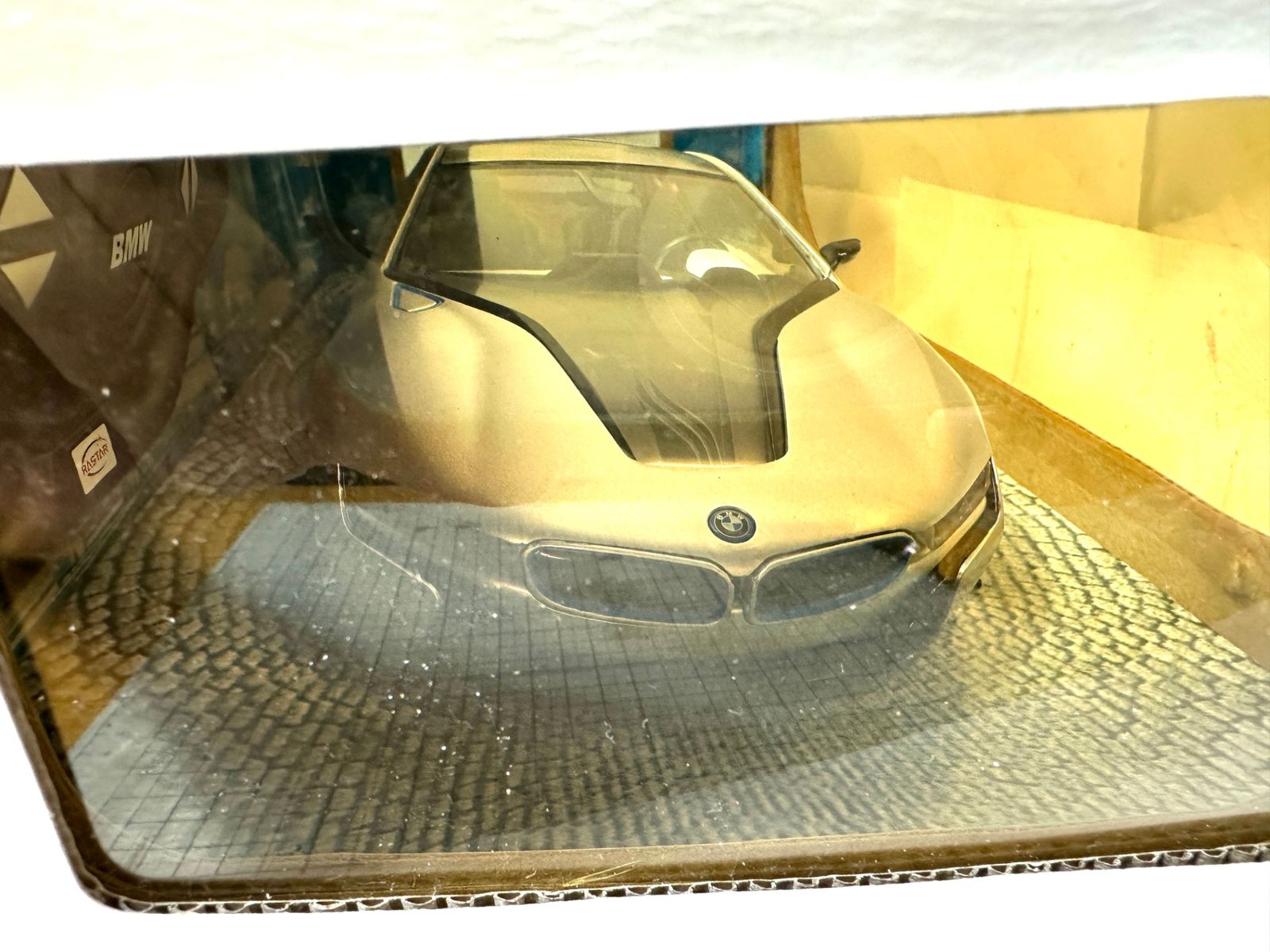外装不良 未使用品 1/14 RASTAR Radio Control Toys BMW i8