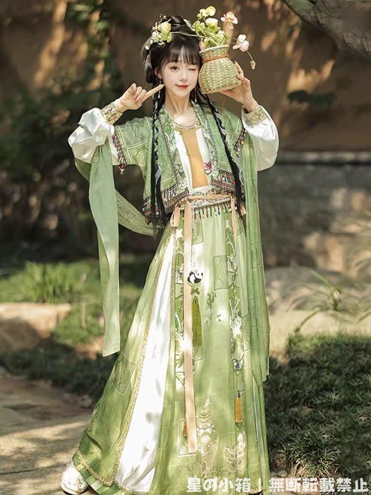 2025年新作 【新品未使用】2025新作 豪華刺繍 漢服 かんふく 古風衣装 レトロ風 中華ロリータ コスプレ ワンピース　唐装　仙女服 中華風 美しい刺繍 撮影会 舞台演出 推し活 ハロウィン 仮装 