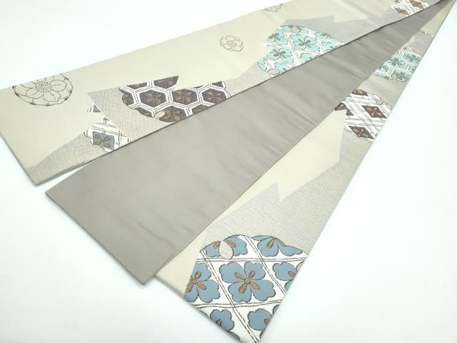 上 京都の老舗呉服メーカー