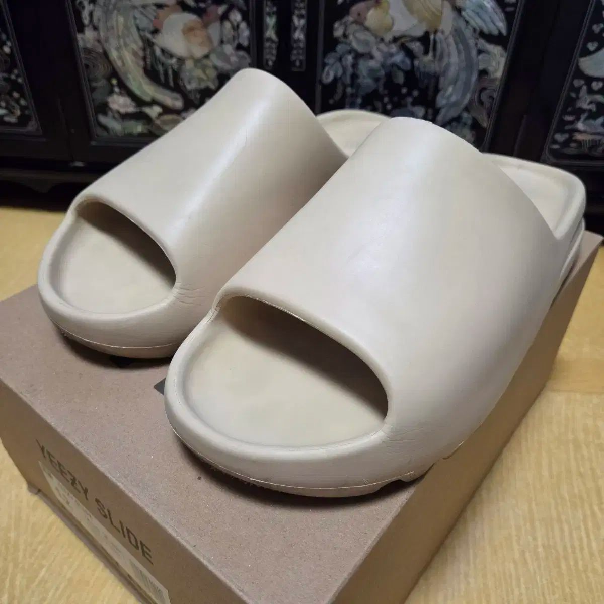305 adidas アディダス イージー スライド デザートサンズ