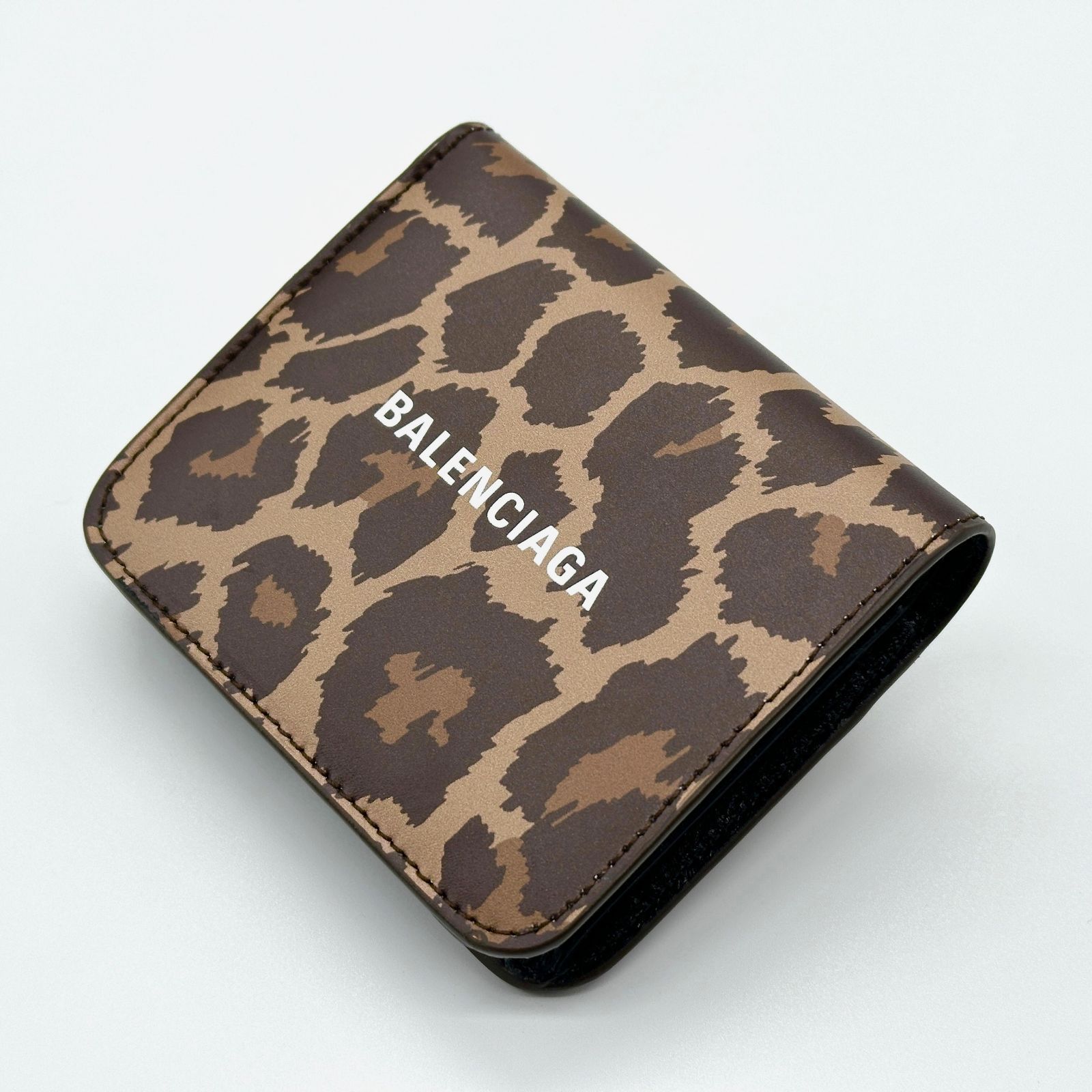 ユニセックス ロゴ