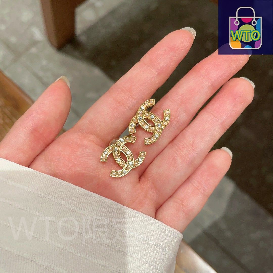 CHANEL ダブルCロゴ キーホルダー未使用新品 CHANEL （新品・未使用品）シャネル ダブル シェブロン ミニ