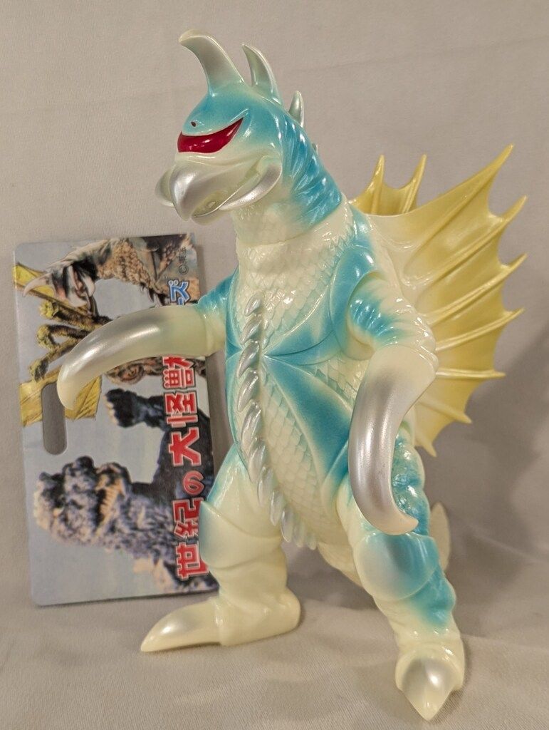 マーミット 世紀の大怪獣シリーズ ガイガン/蓄光成型/金/緑/赤