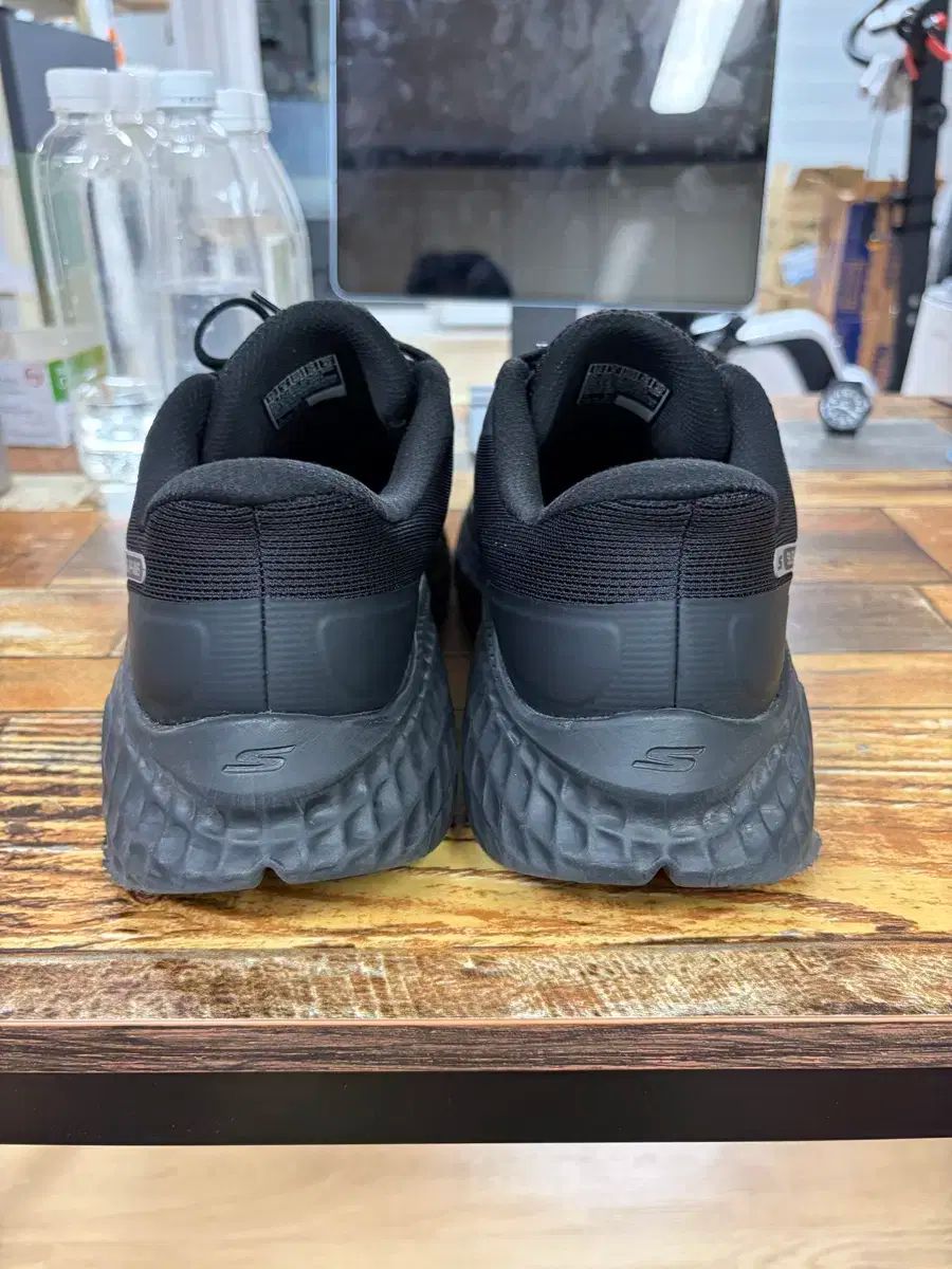 SKECHERS スケッチャーズ マックスクッション ハイパー スリーピンズ スニーカー 280 HRDEVELOPMENT_JP