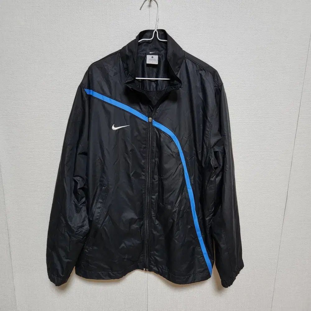 Nike(ナイキ） メンズ ジップアップ ジャケット 100L @ 9905
