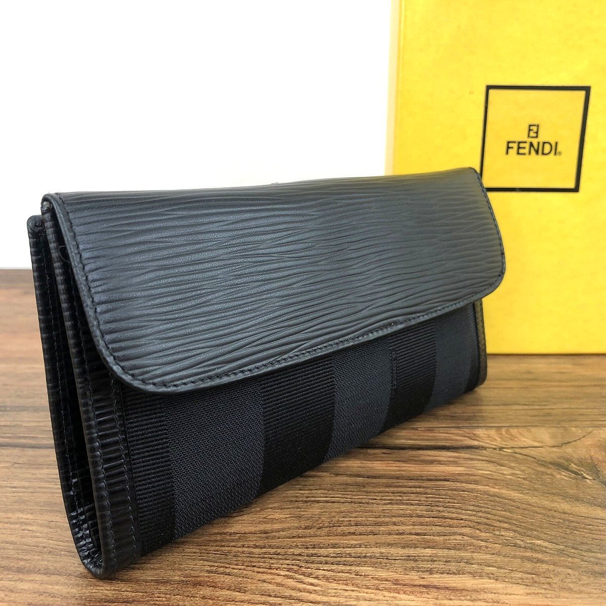 88 送料込み！ 未使用品 FENDI 長財布 01339 ペカン ブラック W