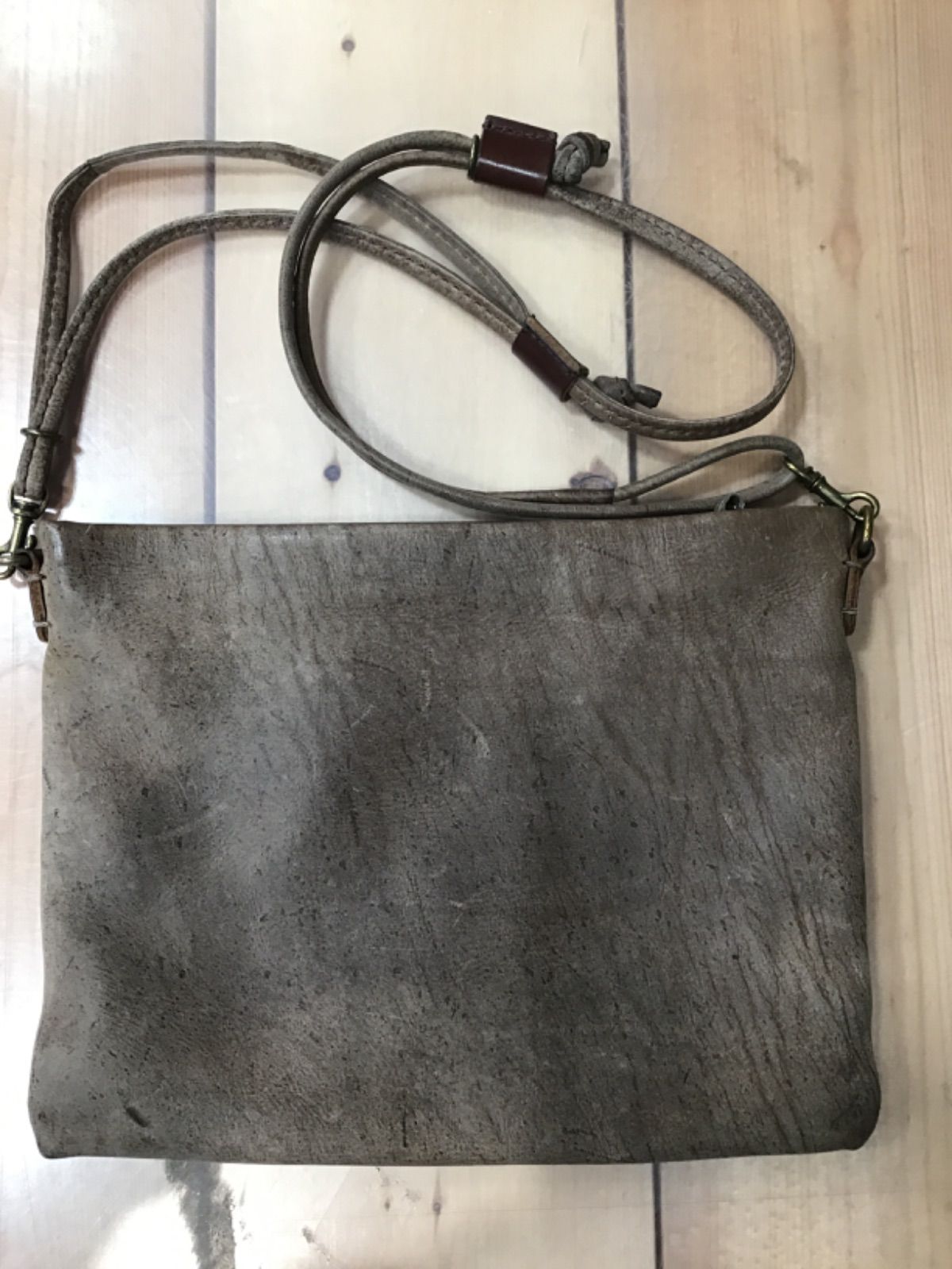 SLOW スロウ kudu pouch shoulder サコッシュ Kudu - Shoulder Bag -｜SLOW – スロウ 公式ECサイト | 革製の