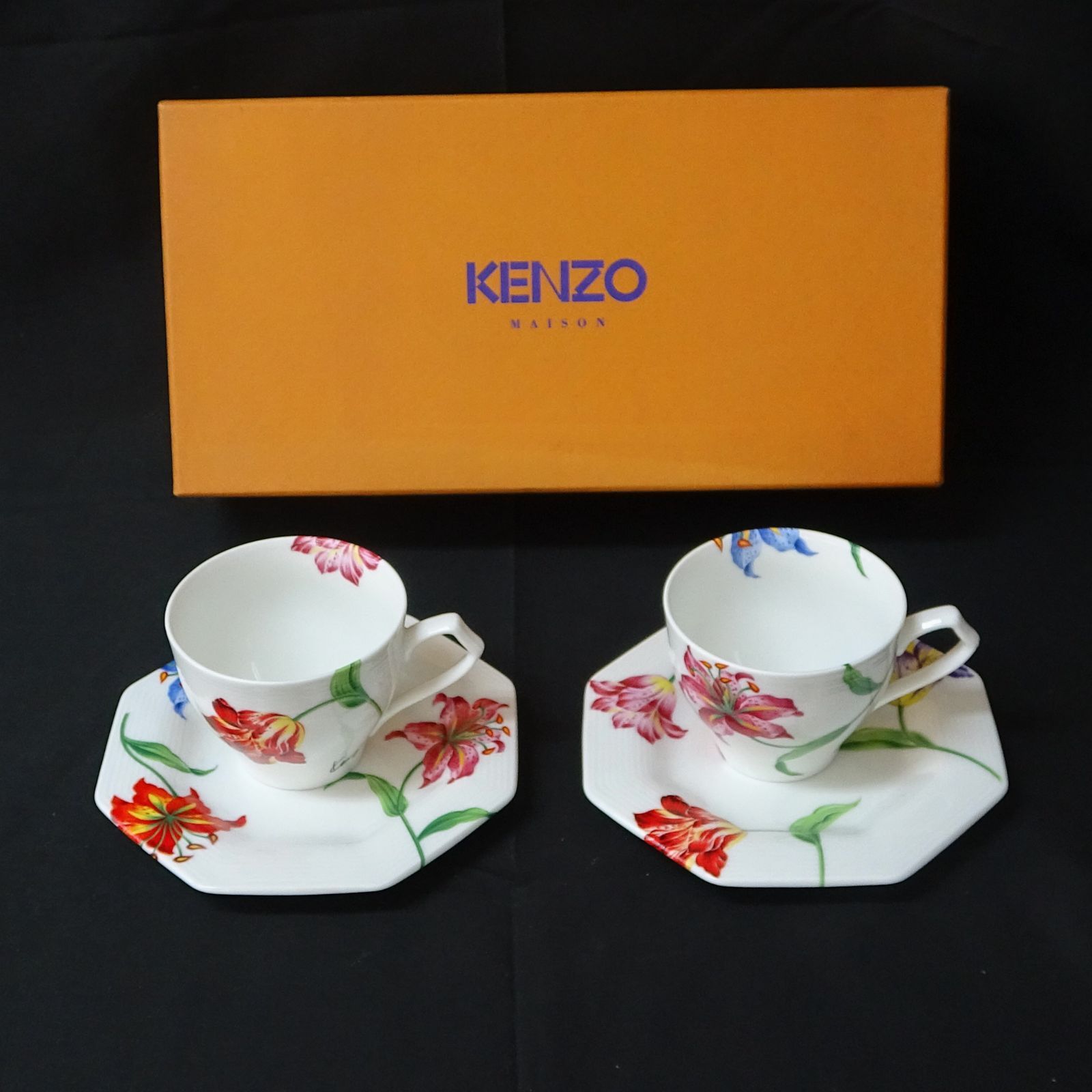 新品未使用】KENZO 紅 花柄赤青ティーカップ&ソーサー 2客セット