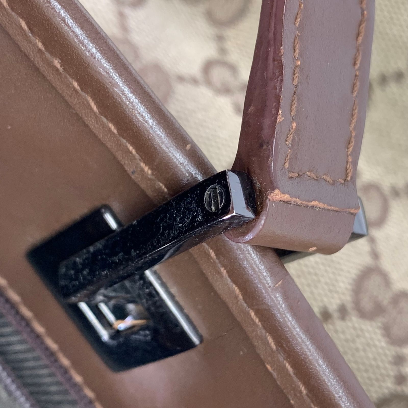 GUCCI グッチ トートバッグ 肩掛け GG柄 キャンバス ロゴ金具