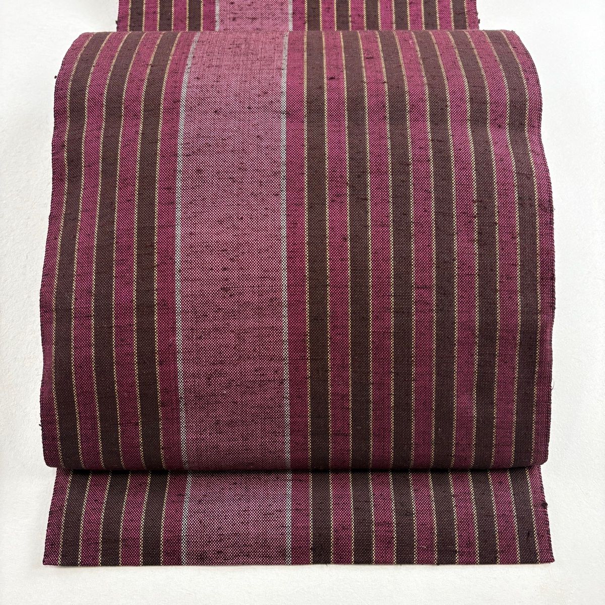 10-92 名古屋帯 八寸 美品 正絹 着物 松葉仕立て 紬 楽天市場】名古屋帯 美品 逸品 城間栄順 落款あり 八寸名古屋帯