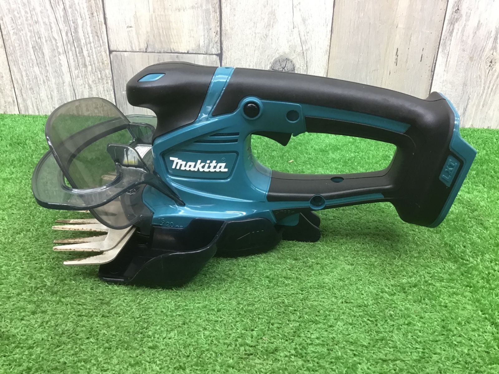 送料無料！【中古動作品】マキタmakita♪18vコードレス芝生