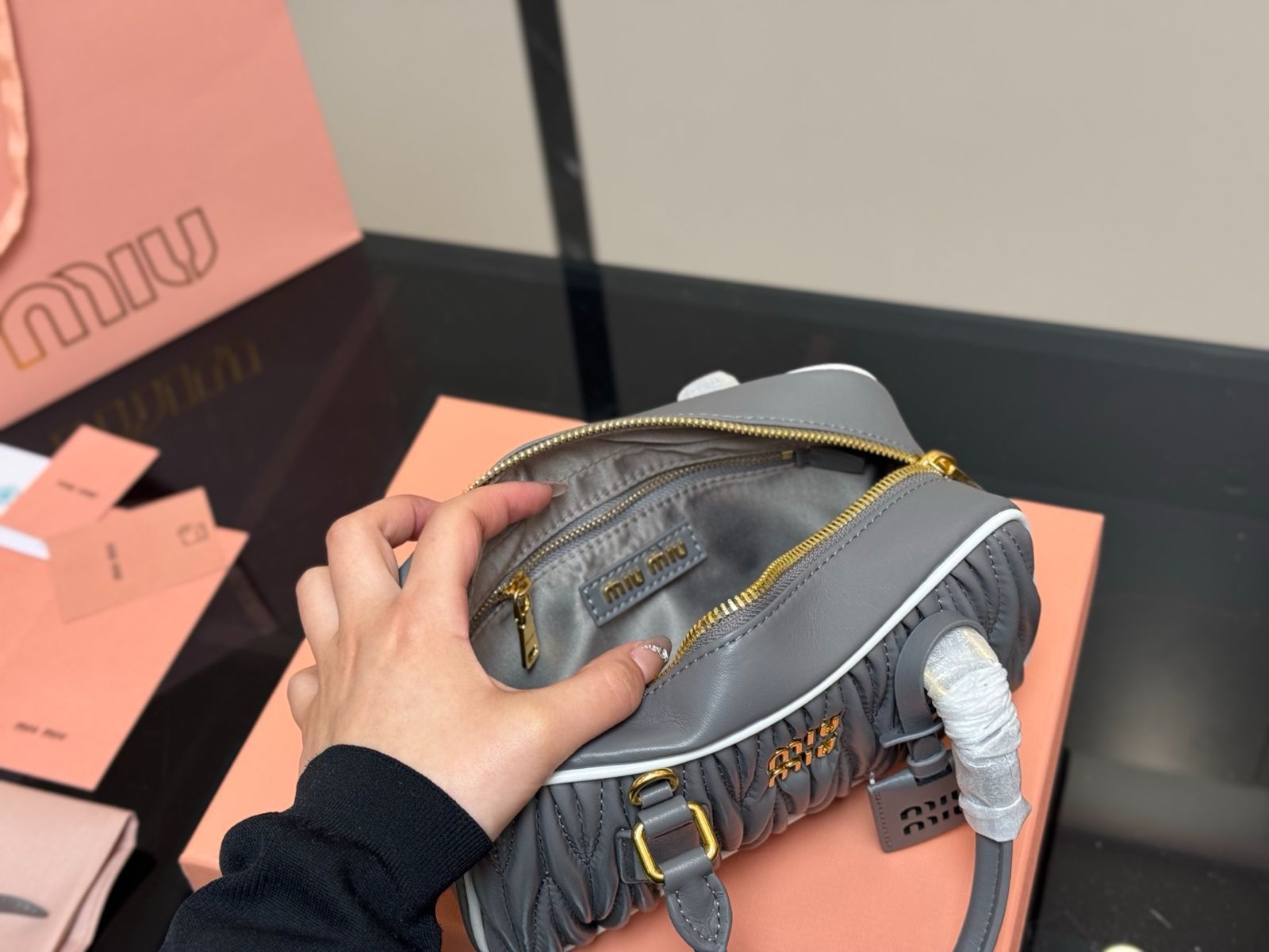 今日特価】Miu Miu Bowling Bag ミュウミュウ ボウリング バッグ