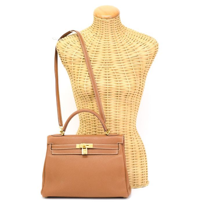 【ABランク】 エルメス HERMES ケリー 32 内縫い トリヨンクレマンス (レザー) GD金具 □E刻印 2001年 ハンドバッグ 手提げかばん トップハンドルバッグ ビジネスバッグ レディース ゴールド (ライトブラウン) 正規品 中古 mbj15007 ABランク】 エルメス HERMES ケリー 32 内縫い トリヨンクレマンス