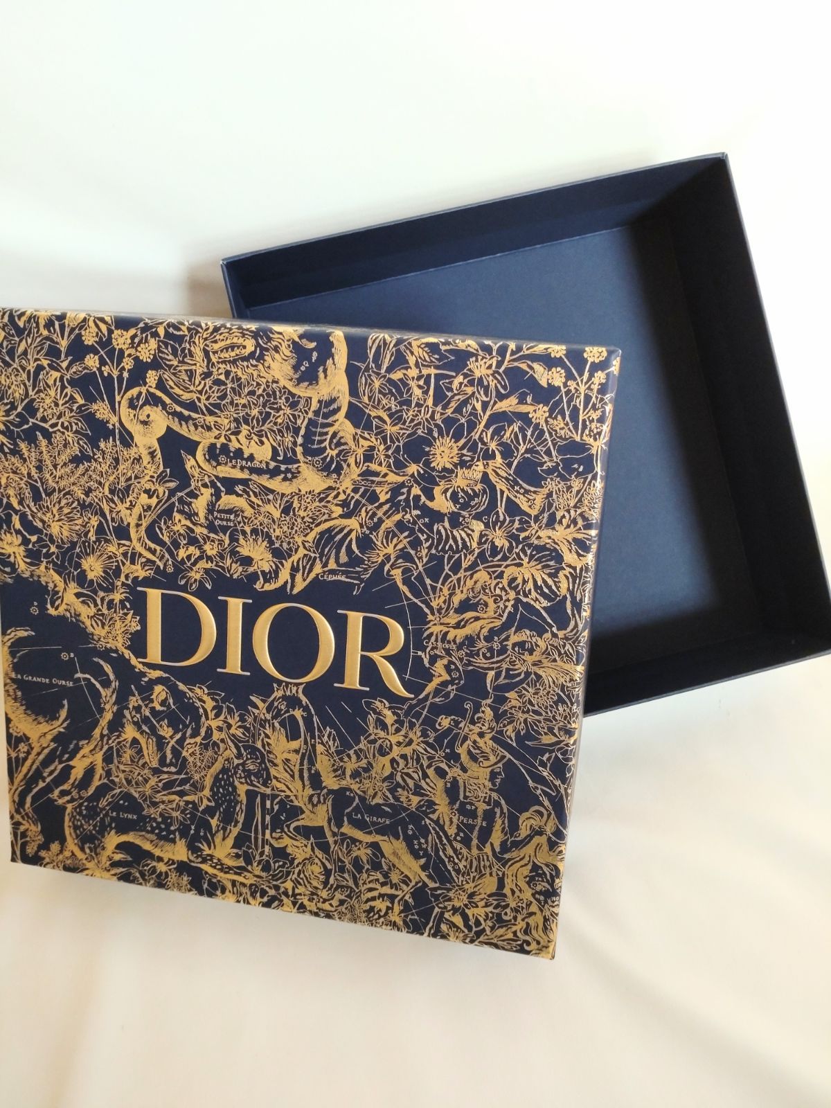 Dior ホリデー限定 ギフトボックス 空箱 - メルカリ