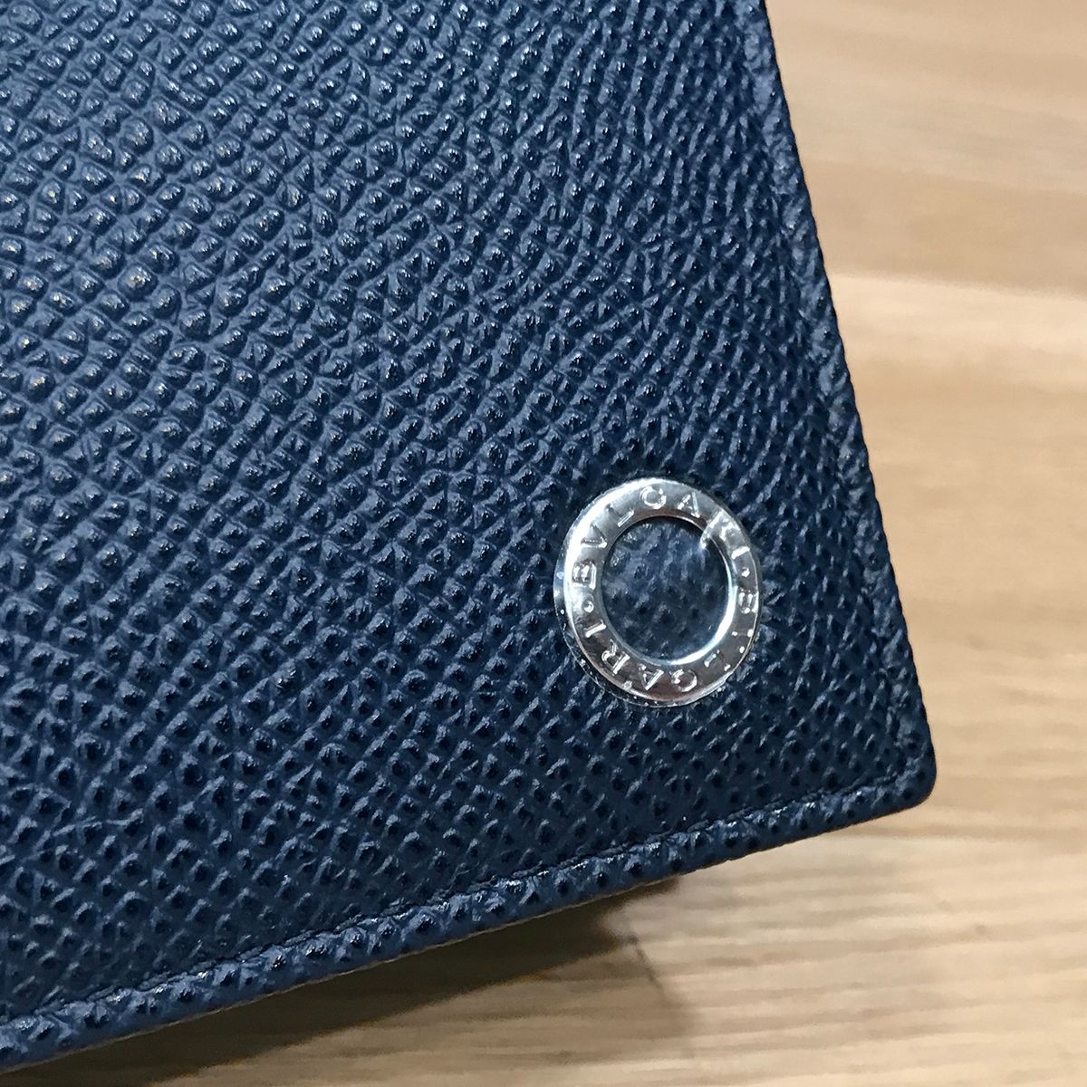 ぴー様の 新品未使用 ブルガリ 2つ折り 財布 ブルガリブルガリ ネイビー ブルガリ BVLGARI 財布 二つ折り財布 折りたたみ財布 小銭入れ