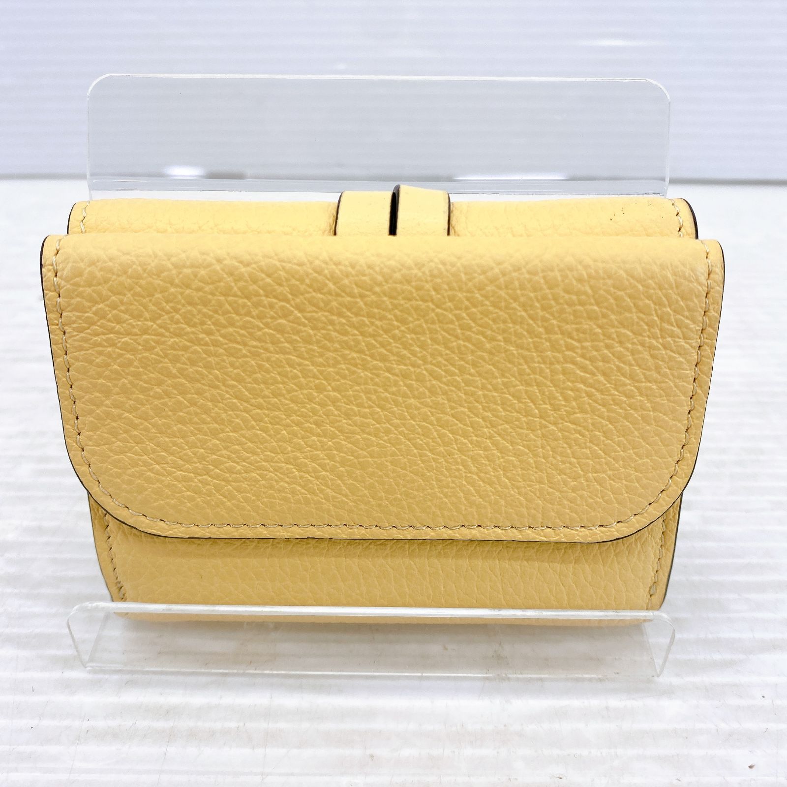 Chloe クロエ　レザー　財布　レモンイエロー クロエ 24年新春レザーグッズ、ラッキーカラー“イエロー”の
