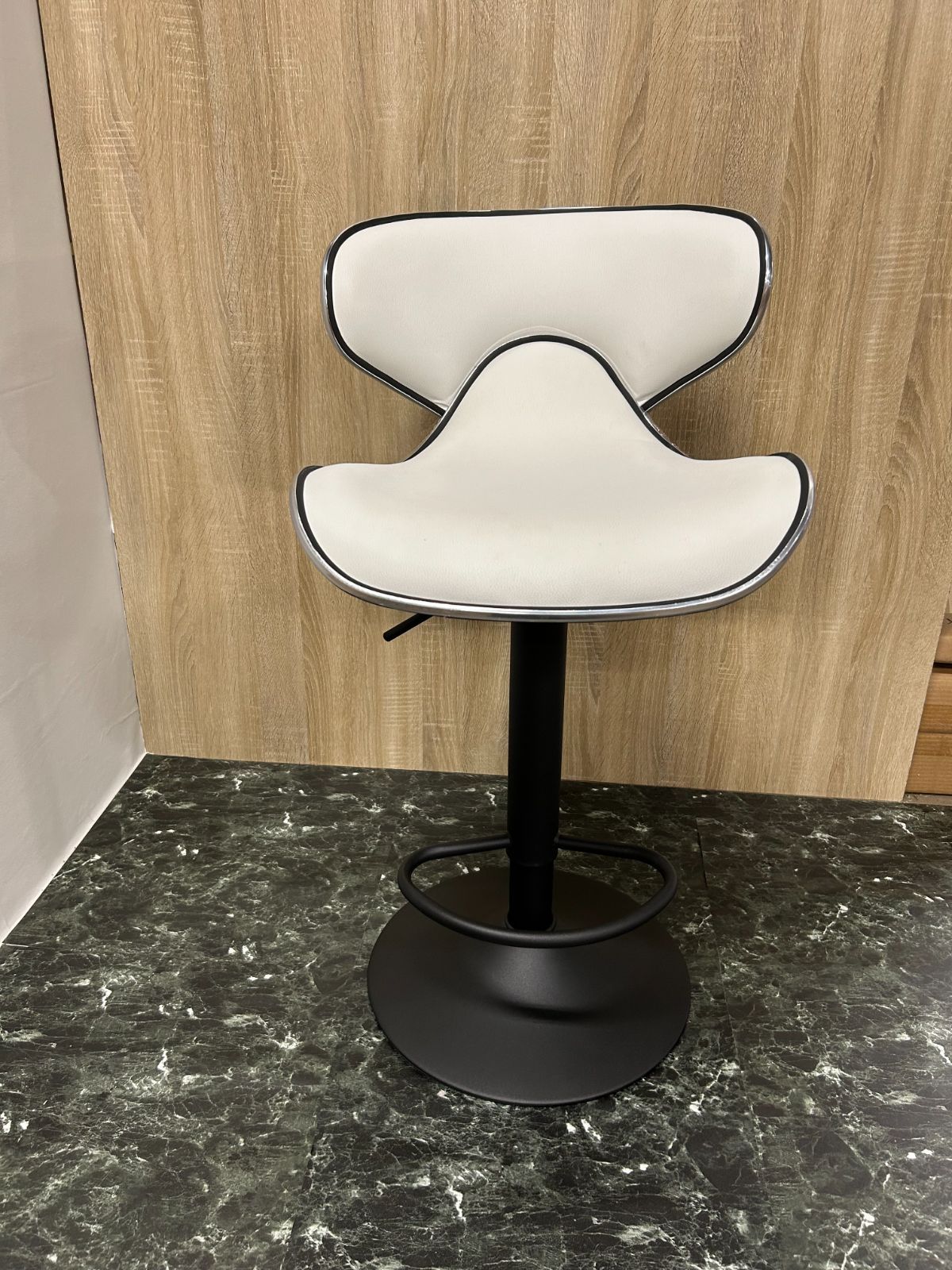 【新品】 ブラック脚　カウンター チェア  バーチェア カフェ EX-815  WH