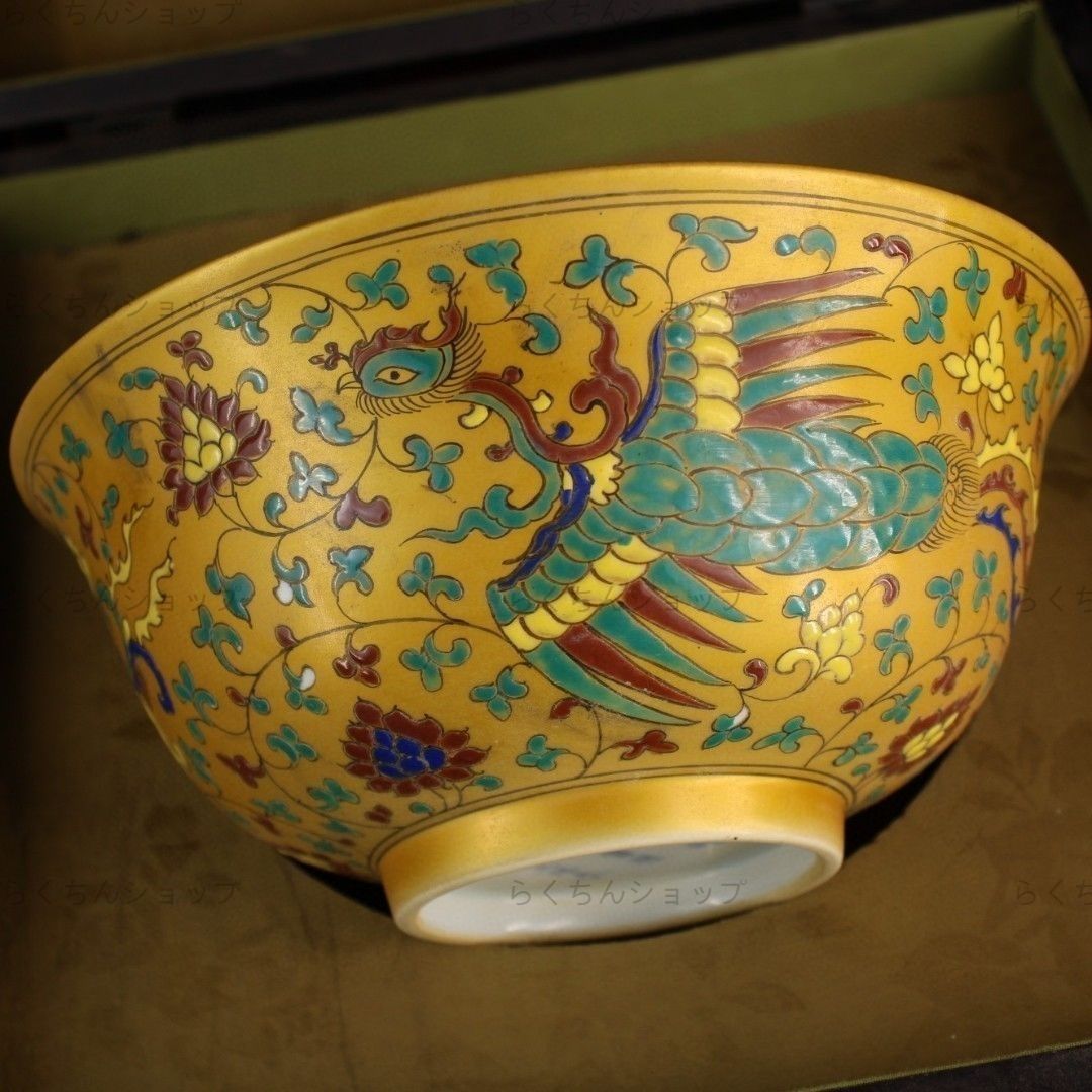 中国古美術・宮廷の御蔵品・純手描きの金粉彩磁器の壺・儲物缶・漆箱付・置物・案頭