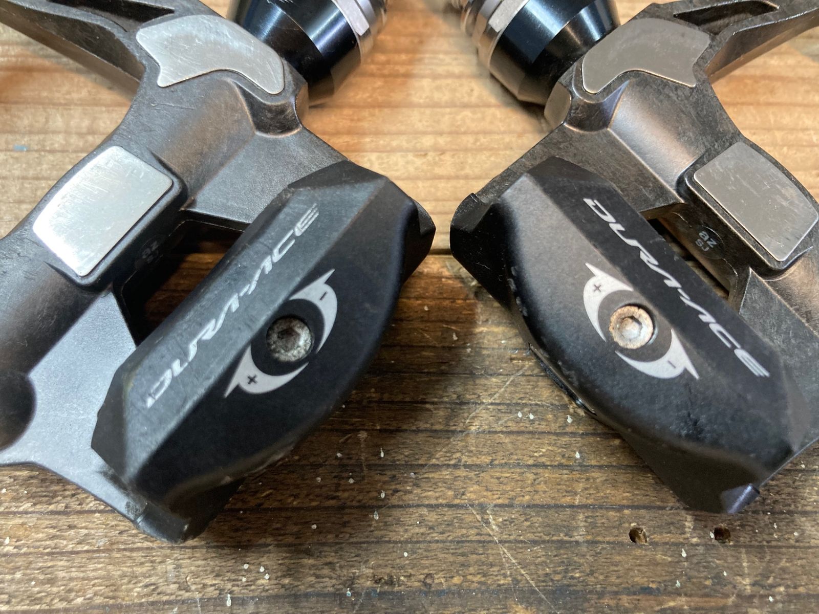 シマノ DURA-ACE PD-R9100 SPD-SL ペダル クリート付 シマノ（SHIMANO） ペダル PD-R9100 SPD-SLペダル 付属クリート SM