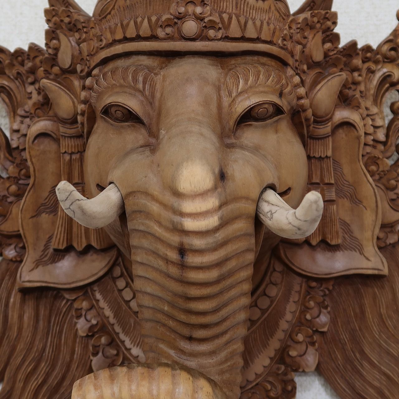 ガネーシャのお面 35X18X40 アカシア無垢材 木彫りレリーフ 木製