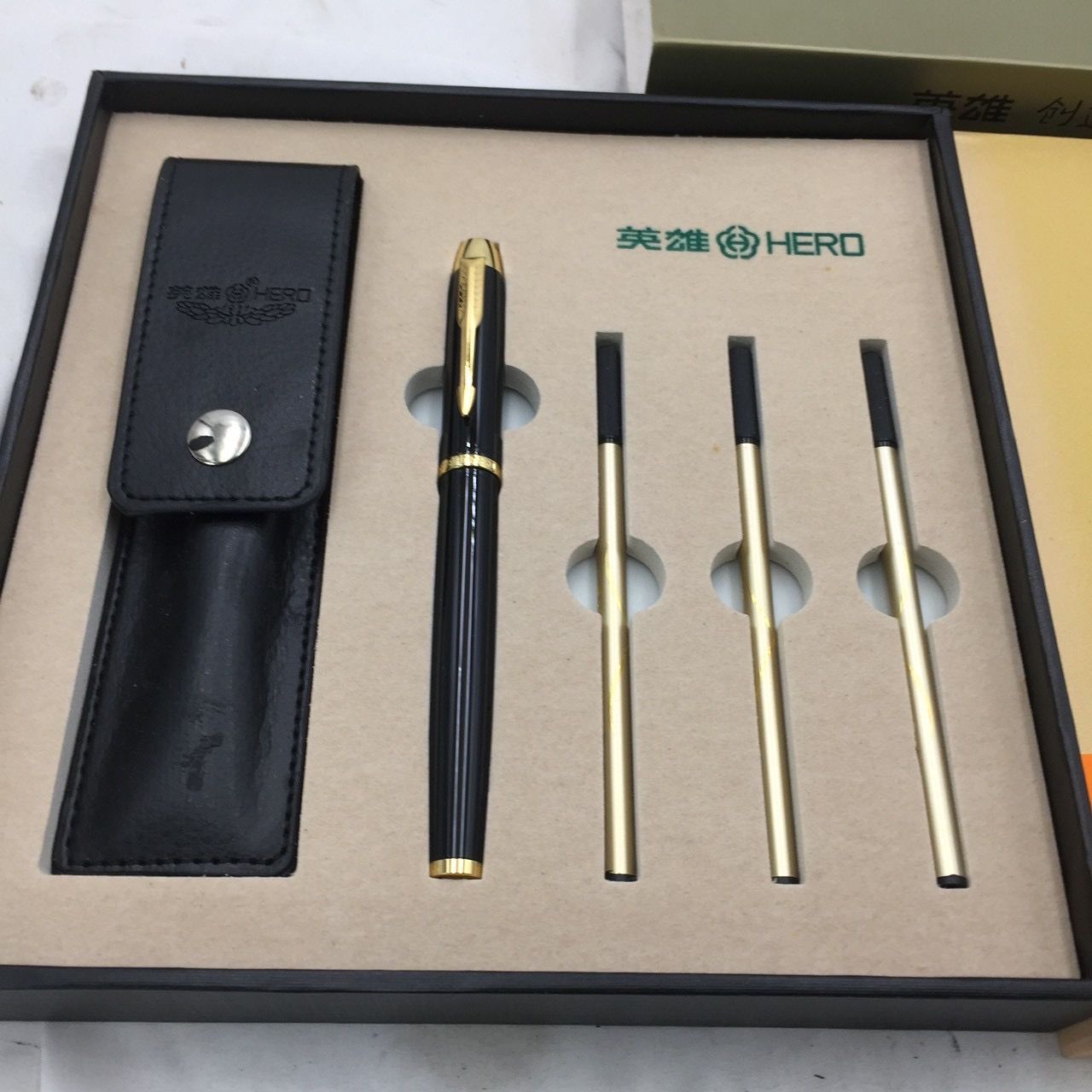 4点セット HERO 1801 ボールペンセット 替芯 ケース付き