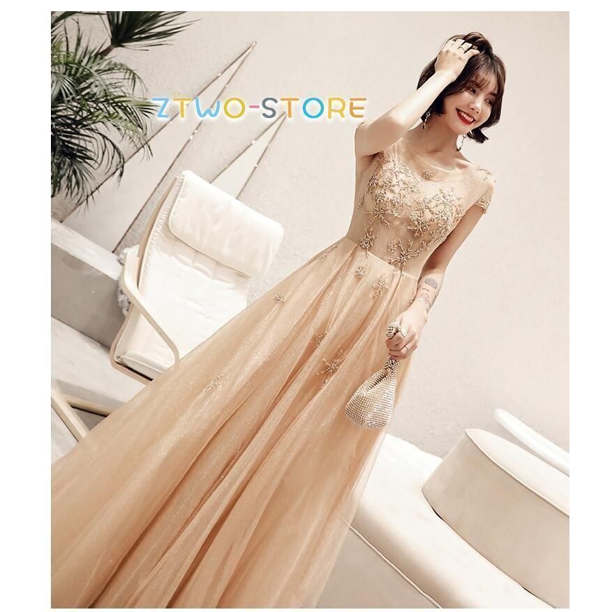 新品・未使用】小花柄のデザインが煌びやかで可愛いオフショル