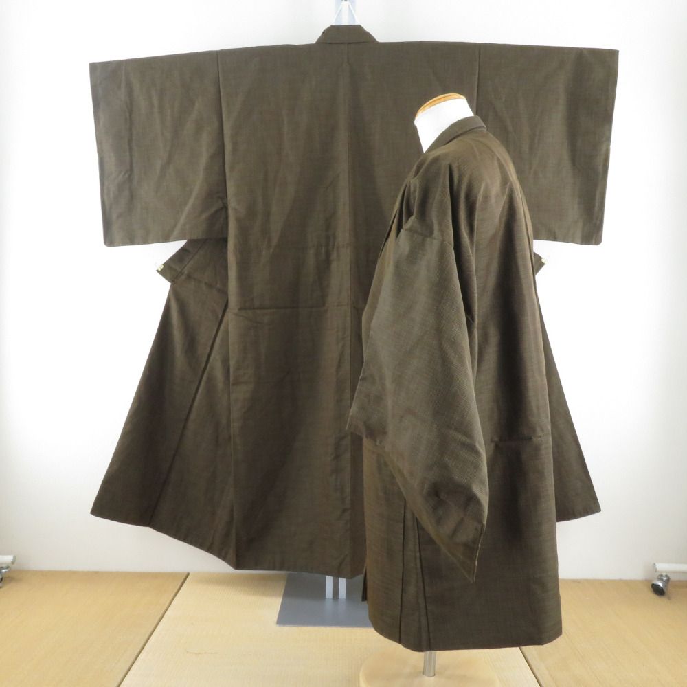男着物 紬 アンサンブル 袷 茶色 正絹 男性用きもの 羽織 セット 富士山 メンズ 仕立て上がり 和服 男物 カジュアル 身丈145.5cm 【キモノオフ野々市若松店】 男着物 紬 アンサンブル 袷 茶色 正絹 男性用きもの 羽織 セット