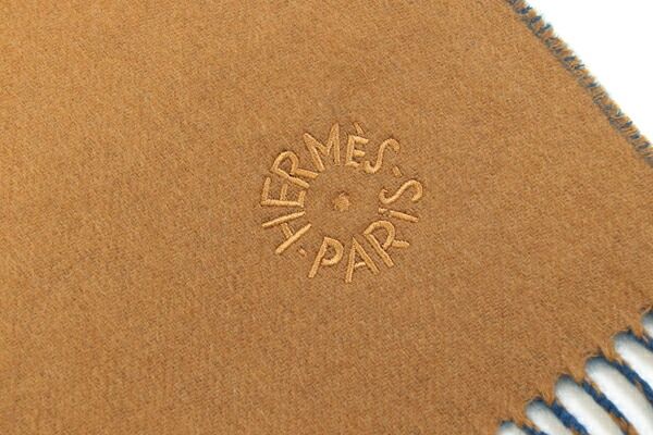 ベージュ ブルー