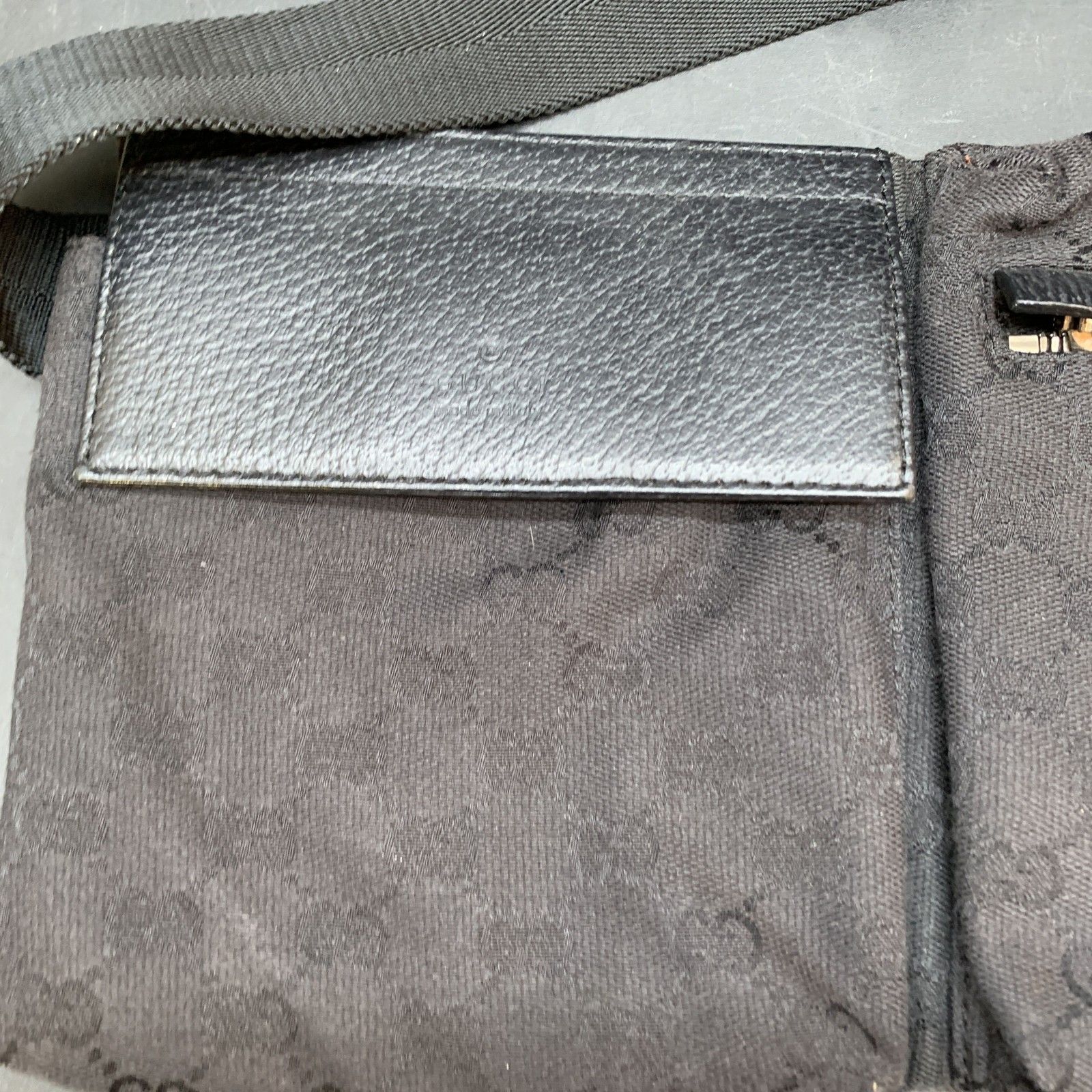 J381 GUCCI グッチ GGキャンバス メンズ ショルダーバッグ ボディ