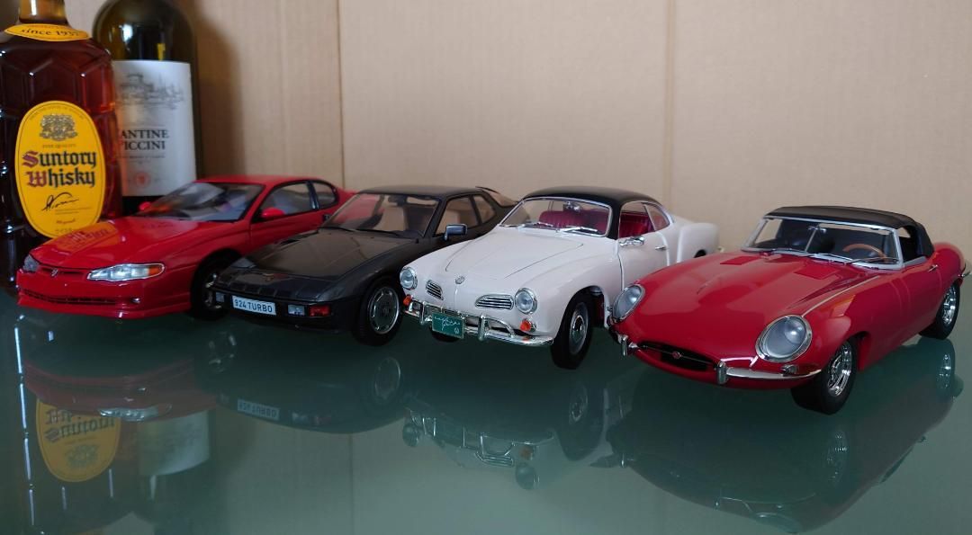 JAGUAR E-Type (1961年) 1/18スケールモデル レッド JAGUAR E-Type (1961年) 1/18スケールモデル レッド