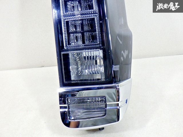 トヨタ 純正 ZRR80W ZRR85W ZWR80W 80 ヴォクシー 前期 LED