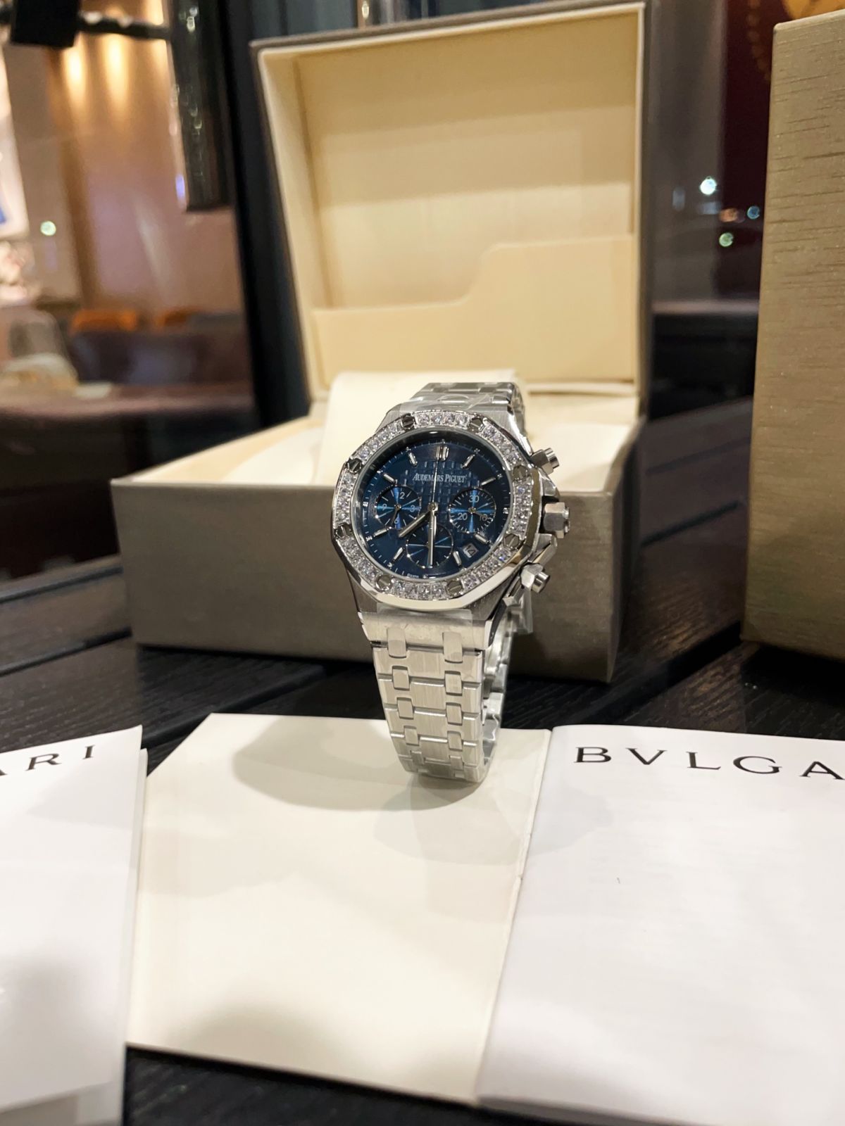 クリスマスセール AP オーデマ ピゲ Audemars Piguet ロイヤルオーク レディース ダイヤモンドベゼル＆ クォーツ 37mm オリジナルブレスレット付｜ ｜ 【激安大特価！】