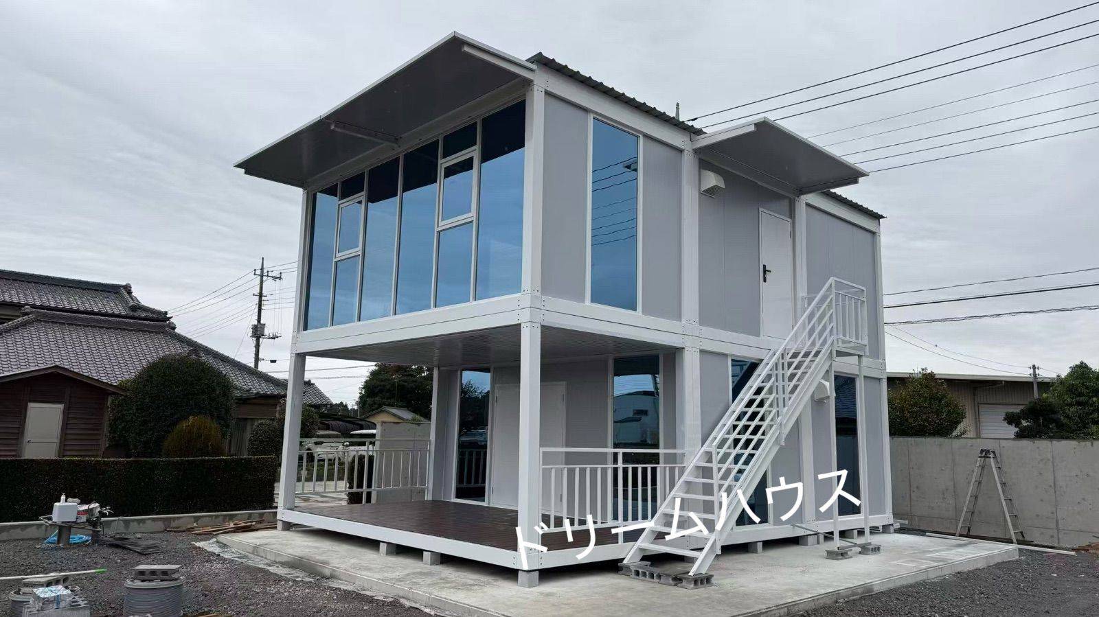 千葉県実績 3✖️6✖️2.8m5連結勾配屋根 階段二階建てプレハブ事務所 