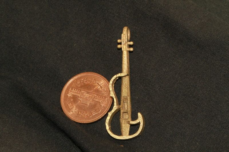 サイレントバイオリン型アクセサリー